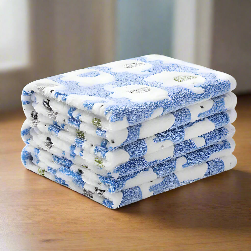 Fluffy Pet Blanket for Dogs & Cats - Cozy Coral Fleece
